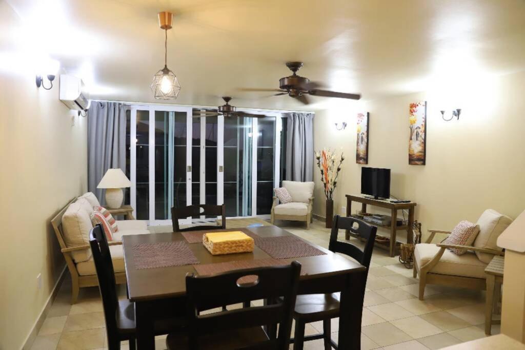 A Beautiful Villa In A Prime Location Of Jolly جولي هاربور المظهر الخارجي الصورة